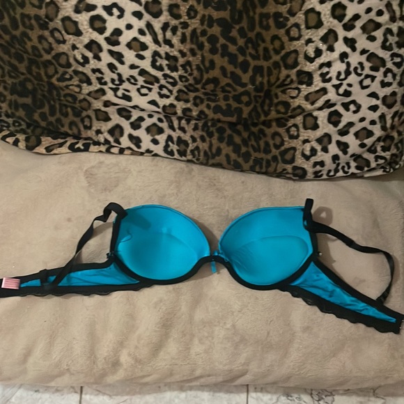 teal and black bra, 36C size - Picture 2 of 3